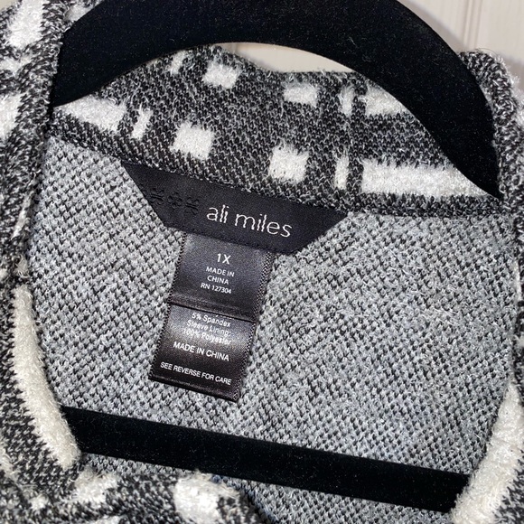 Ali Miles - Plus Size 3/4 Sleeve Brushed Knit Plaid Mock Neck Jacket - Picture 3 of 4